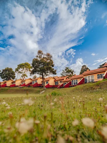 Exterior view of Hotel Lake View resort in Ooty