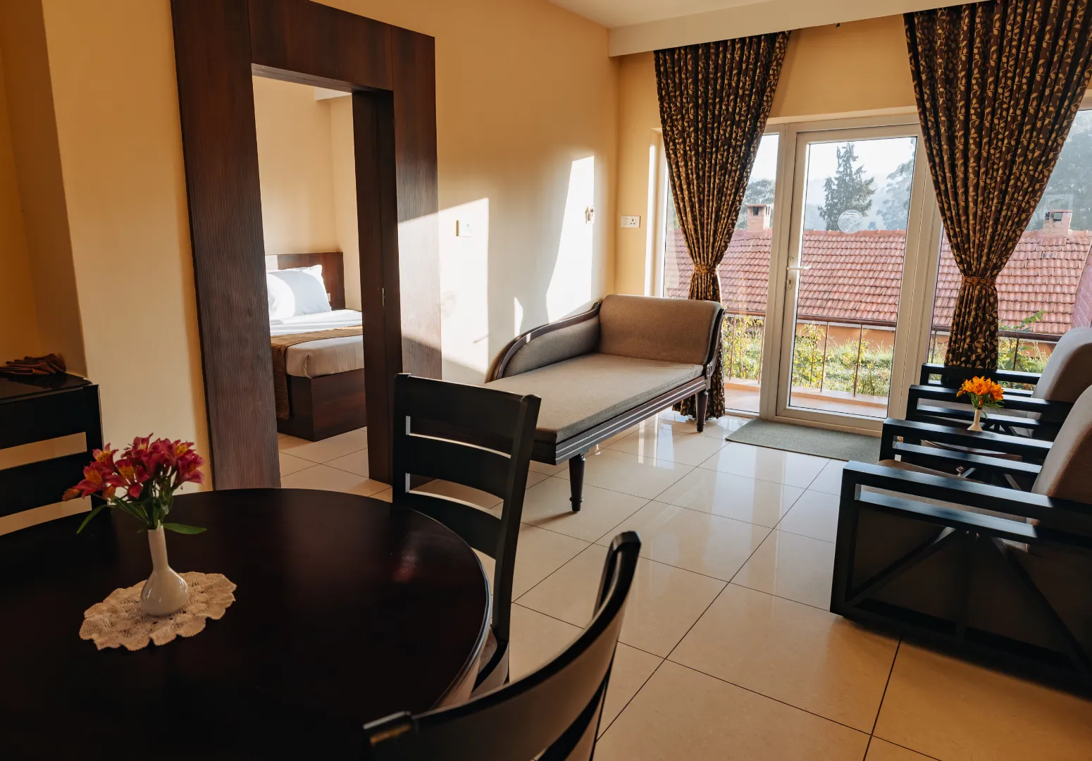 Luxury suite rooms at Hotel Lake View